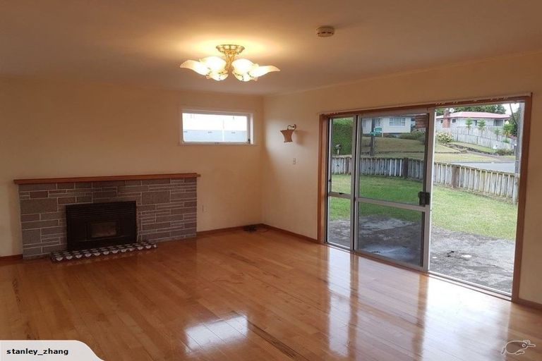 Photo of property in 51 Farquhar Road, Glendene, Auckland, 0602