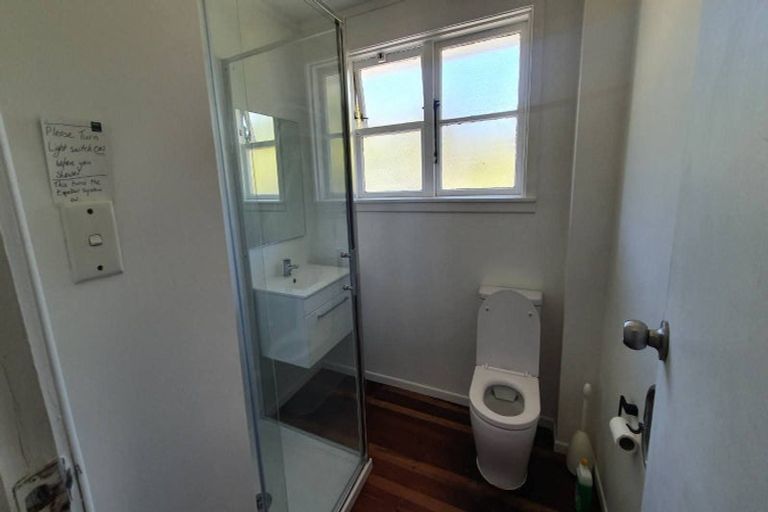 Photo of property in 22 Banks Street, Marfell, New Plymouth, 4310