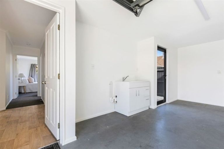 Photo of property in 2/24 Withells Road, Avonhead, Christchurch, 8042