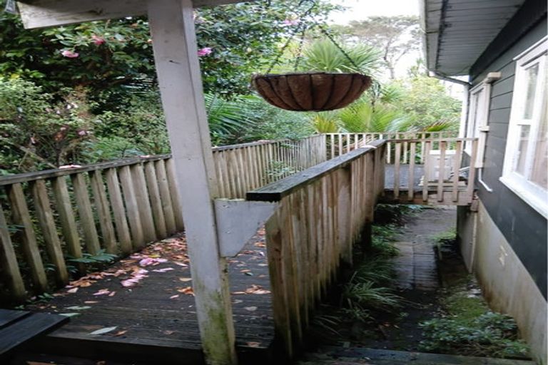 Photo of property in 184 Old Titirangi Road, Titirangi, Auckland, 0604
