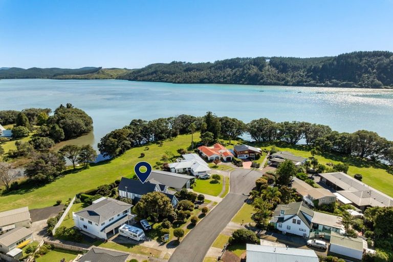Photo of property in 140 Moana Anu Anu Avenue, Whangamata, 3620