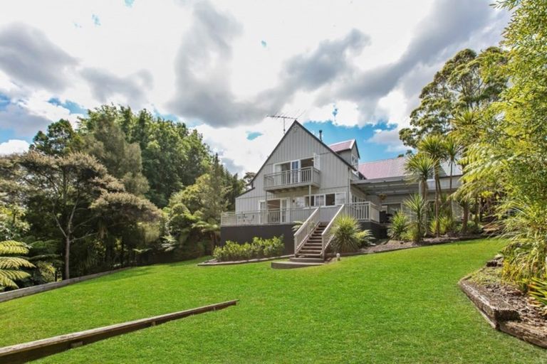 Photo of property in 59 Chatham Avenue, Paremoremo, Auckland, 0632