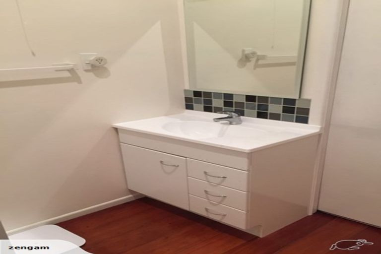 Photo of property in 136 Northland Road, Northland, Wellington, 6012