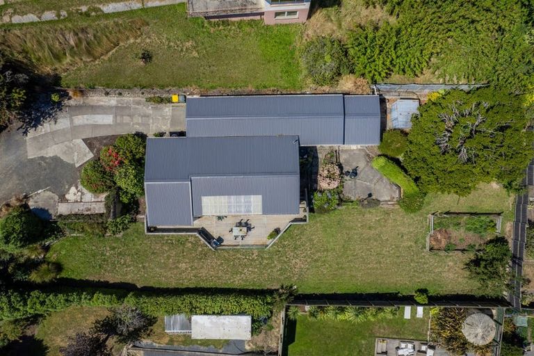 Photo of property in 22 Chatham Street, Waihola, Milton, 9073