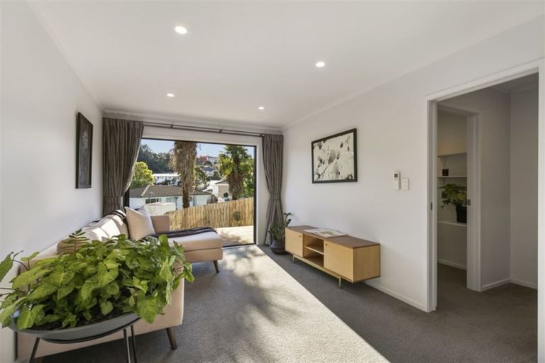 Photo of property in 2/58 James Street, Bayview, Auckland, 0629