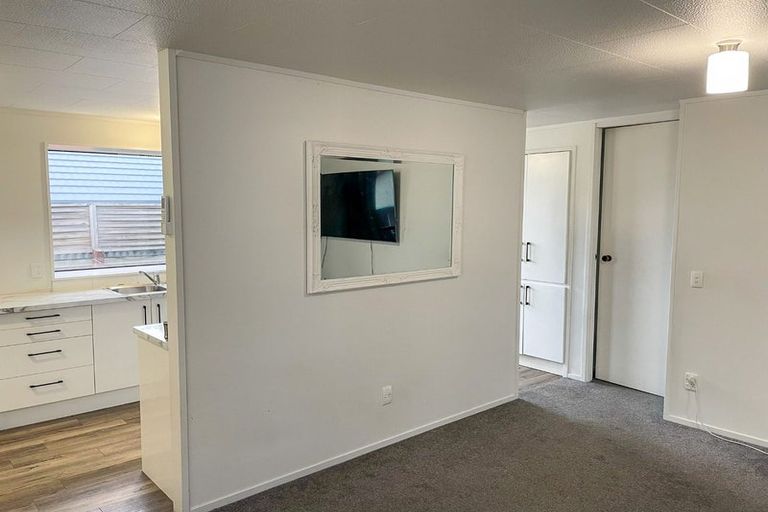 Photo of property in 102a Amyes Road, Hornby, Christchurch, 8042