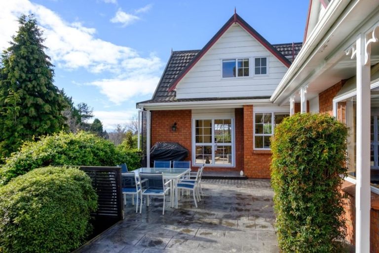 Photo of property in 2 Ettrick Street, Glenross, Dunedin, 9011