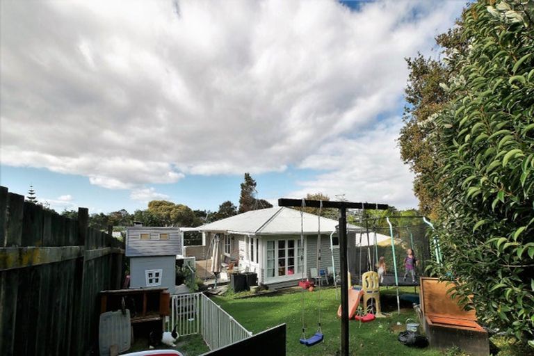 Photo of property in 2/71 Gardner Avenue, New Lynn, Auckland, 0600