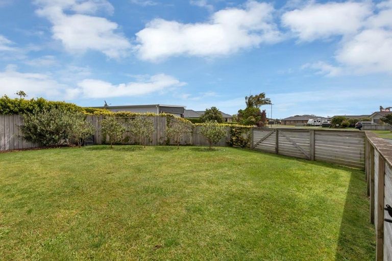 Photo of property in 36 Kowi Lakes Drive, One Tree Point, 0118