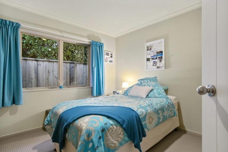 Photo of property in 18 St Clair Place, Browns Bay, Auckland, 0630