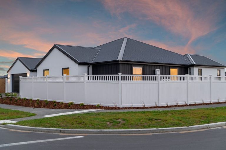 Photo of property in 112 Aviemore Drive, Marshland, Christchurch, 8083