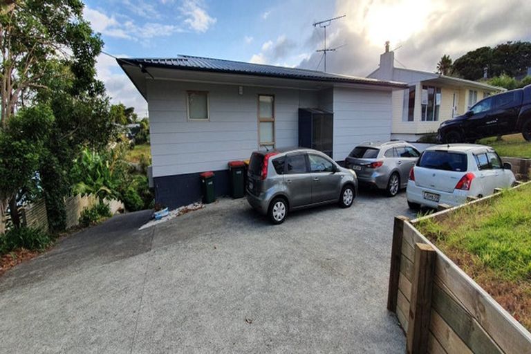 Photo of property in 1/57 Aeroview Drive, Beach Haven, Auckland, 0626