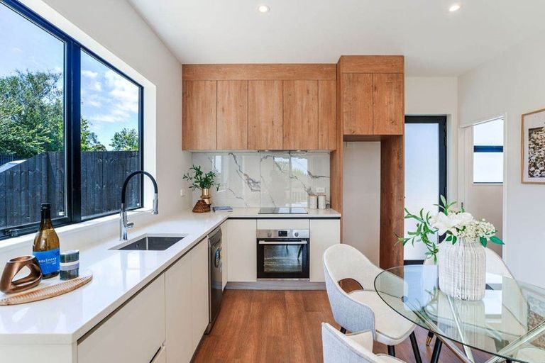 Photo of property in 35a Cedar Heights Avenue, Massey, Auckland, 0614