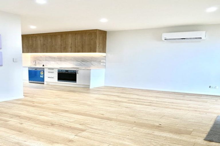 Photo of property in 8/6 Kereru Street, Henderson, Auckland, 0612