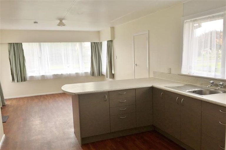 Photo of property in 43 Caffray Avenue, Aramoho, Whanganui, 4500