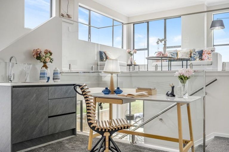 Photo of property in 24 Ballyalton Crescent, Flat Bush, 2019
