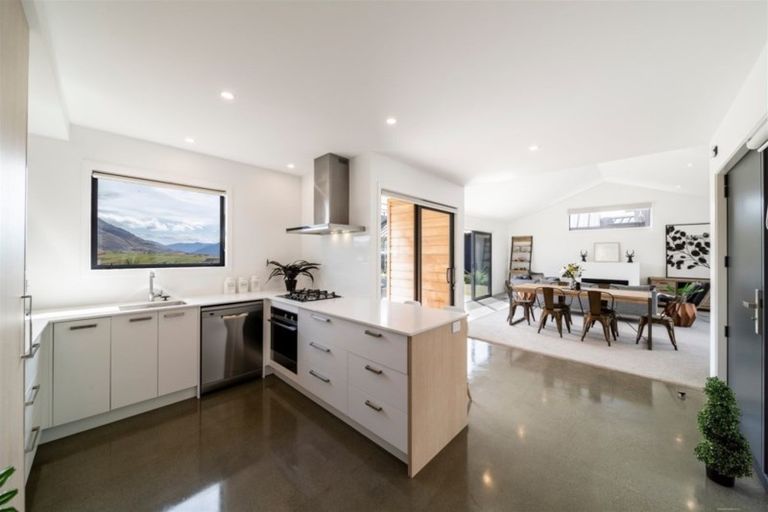 Photo of property in 3 Ellesmere Avenue, Jacks Point, Queenstown, 9371