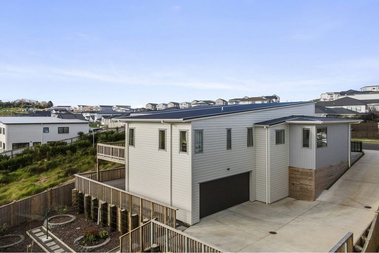 Photo of property in 33 Takurua Terrace, Orewa, 0931