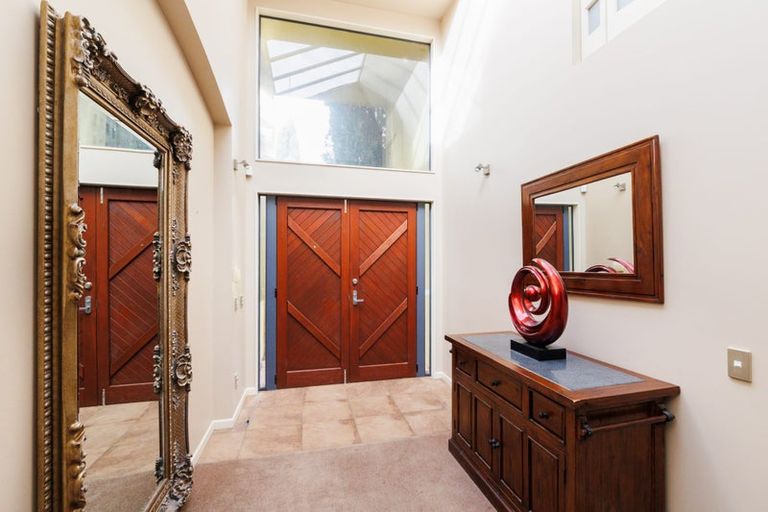 Photo of property in 5 The Oaks, Awapuni, Palmerston North, 4412