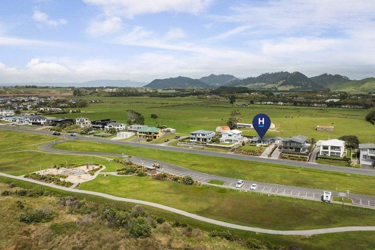 Photo of property in 138 Seaforth Road, Waihi Beach, 3611