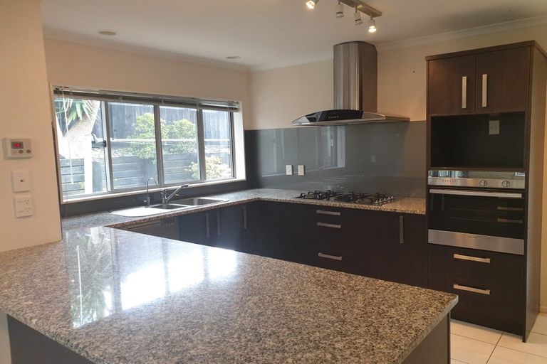 Photo of property in 9 Seresin Crescent, Flat Bush, Auckland, 2016