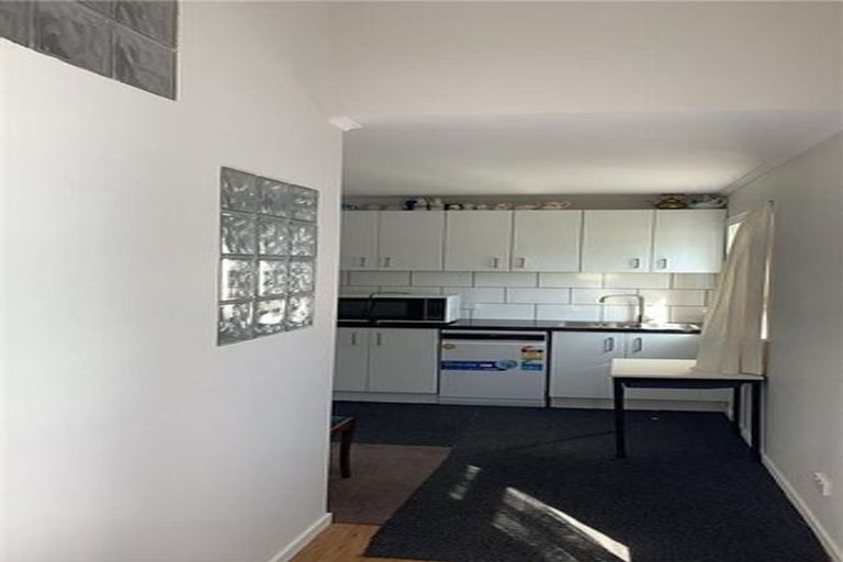 Photo of property in 318 West Coast Road, Glen Eden, Auckland, 0602