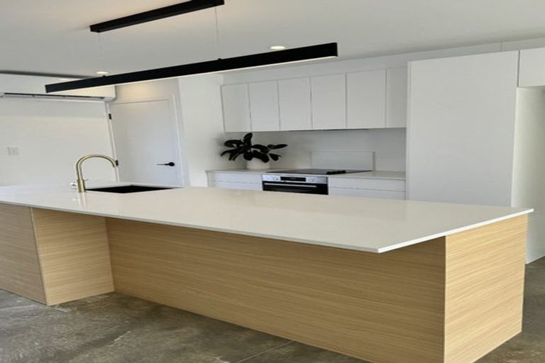 Photo of property in 26f Brennan Avenue, Te Atatu Peninsula, Auckland, 0610