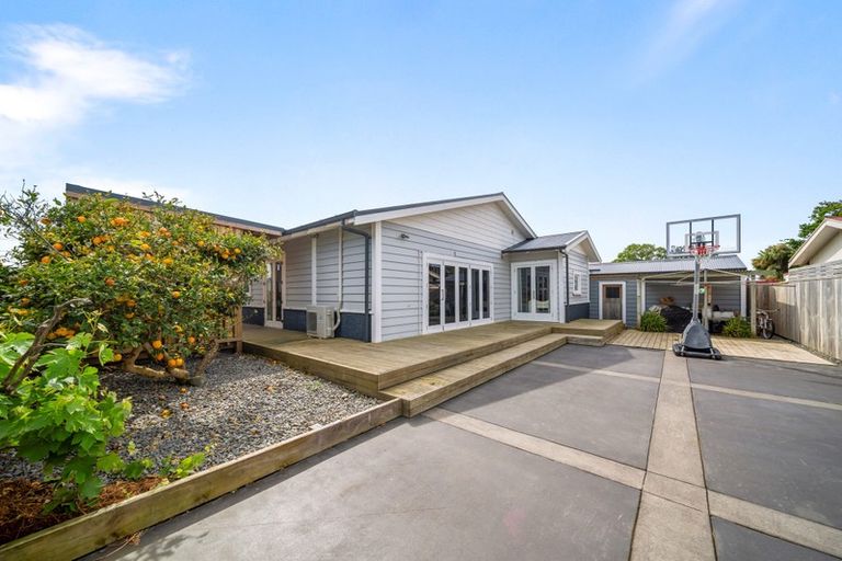 Photo of property in 19 Burns Street, Hawera, 4610