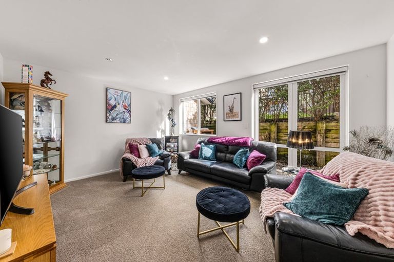 Photo of property in 114 Grand Drive, Orewa, 0931