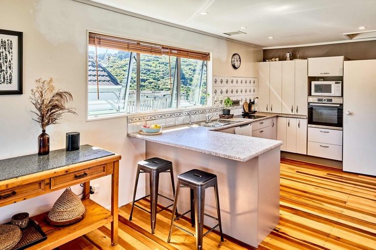 Photo of property in 18 Gordon Road, Plimmerton, Porirua, 5026