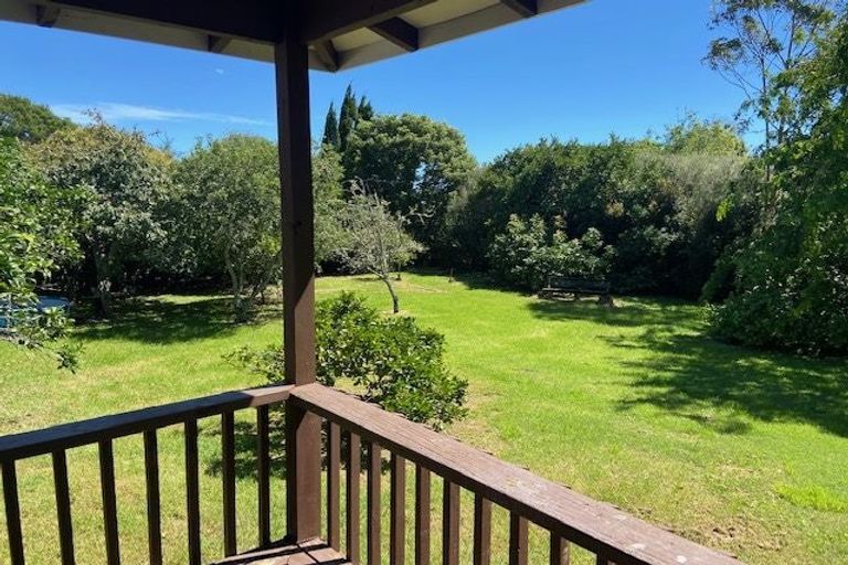 Photo of property in 18 School Road, Riverhead, 0820