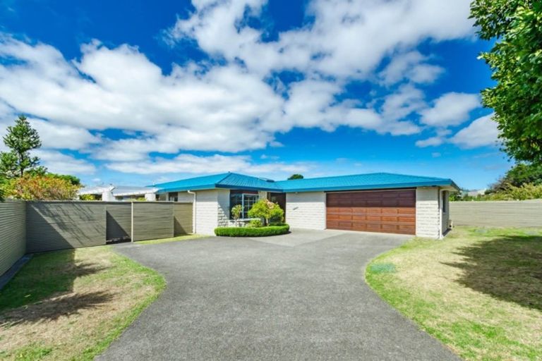Photo of property in 6 Avion Terrace, Raumati Beach, Paraparaumu, 5032