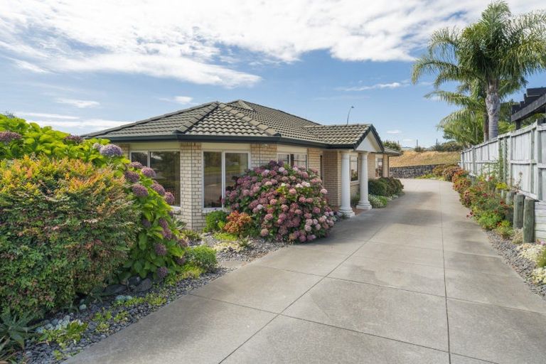 Photo of property in 12 Waterside Drive, Pyes Pa, Tauranga, 3112