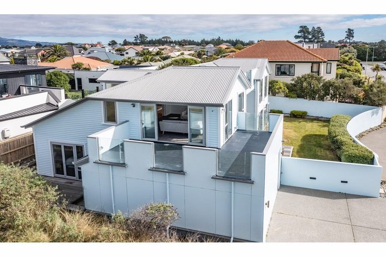 Photo of property in 14 Stout Street, Waimairi Beach, Christchurch, 8083