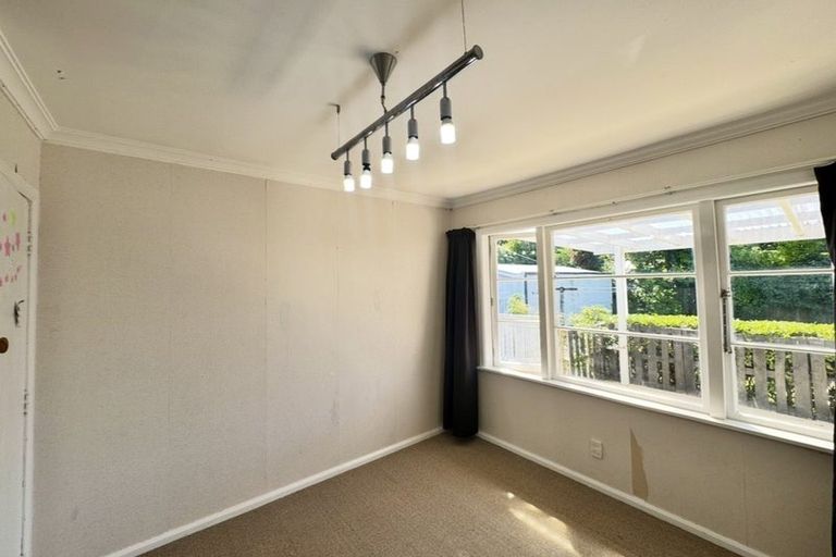 Photo of property in 11 Saint Albans Avenue, Hokowhitu, Palmerston North, 4410