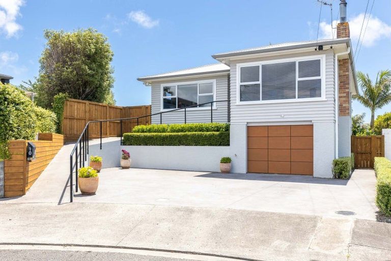 Photo of property in 10 Margaret Place, Merrilands, New Plymouth, 4312