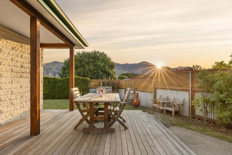 Photo of property in 8 Mount Iron Drive, Wanaka, 9305