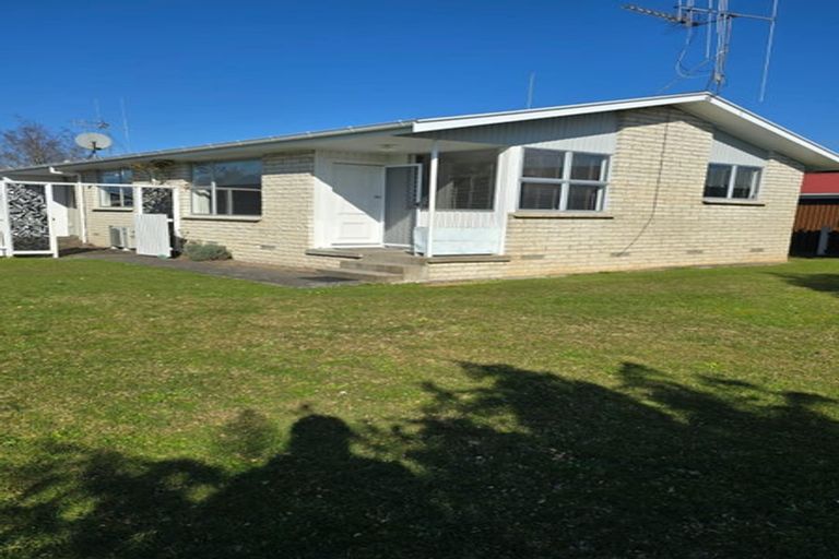 Photo of property in 2/4 Glasgow Street, St Andrews, Hamilton, 3200