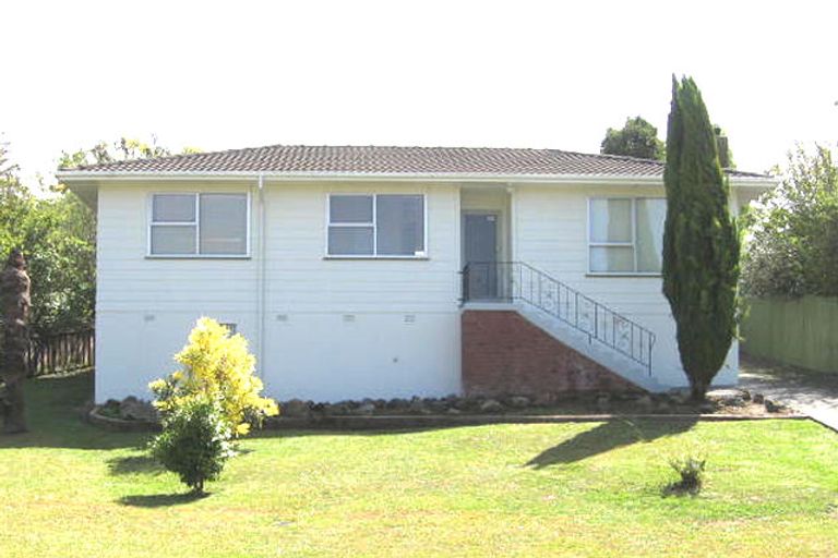 Photo of property in 3 Temuri Place, Glendene, Auckland, 0602