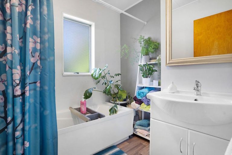 Photo of property in 65 Watt Street, Featherston, 5710