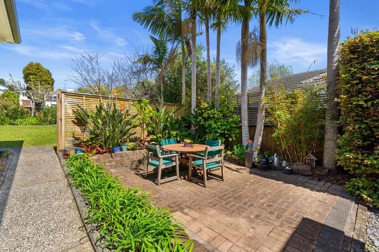 Photo of property in 12 Linwood Avenue, Forrest Hill, Auckland, 0620