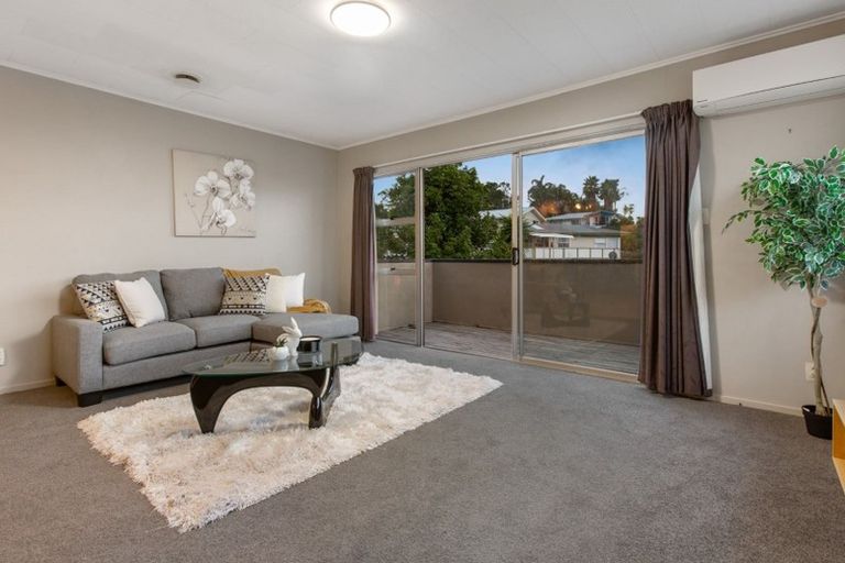 Photo of property in 25 Japonica Drive, Beach Haven, Auckland, 0626