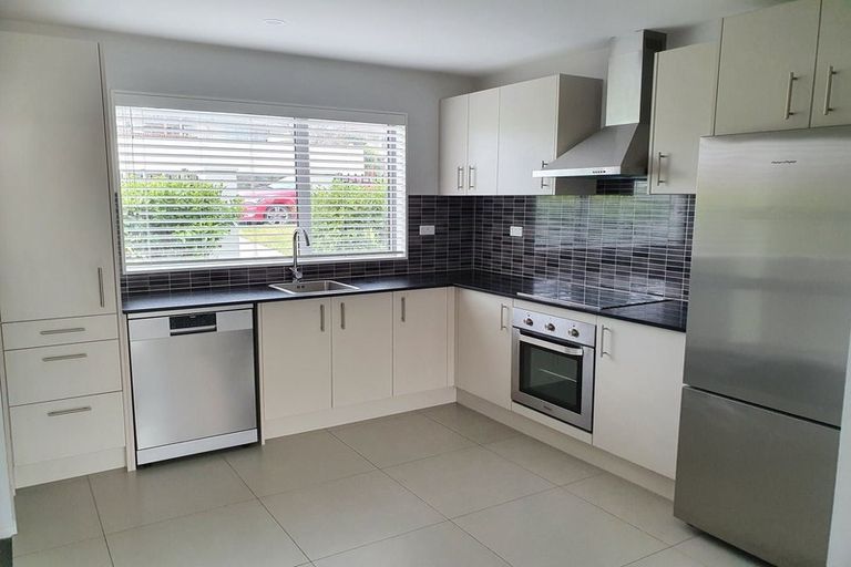 Photo of property in 34/11 Ray Small Drive, Papakura, 2110