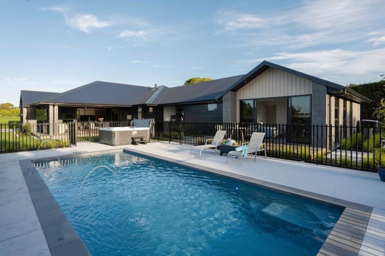 Photo of property in 8 Waitaha Place, Ruakaka, 0116