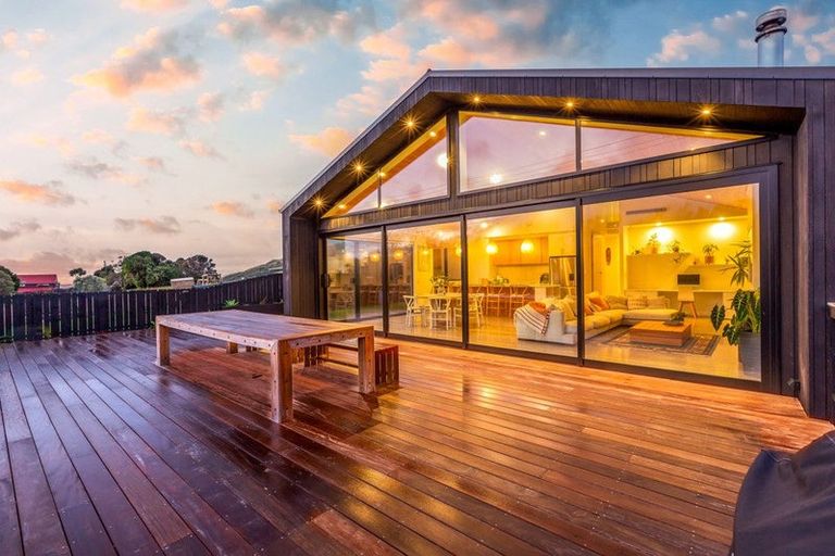 Photo of property in 58 Muri Road, Pukerua Bay, 5026