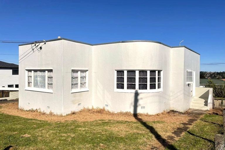 Photo of property in 3 Hayr Road, Three Kings, Auckland, 1042
