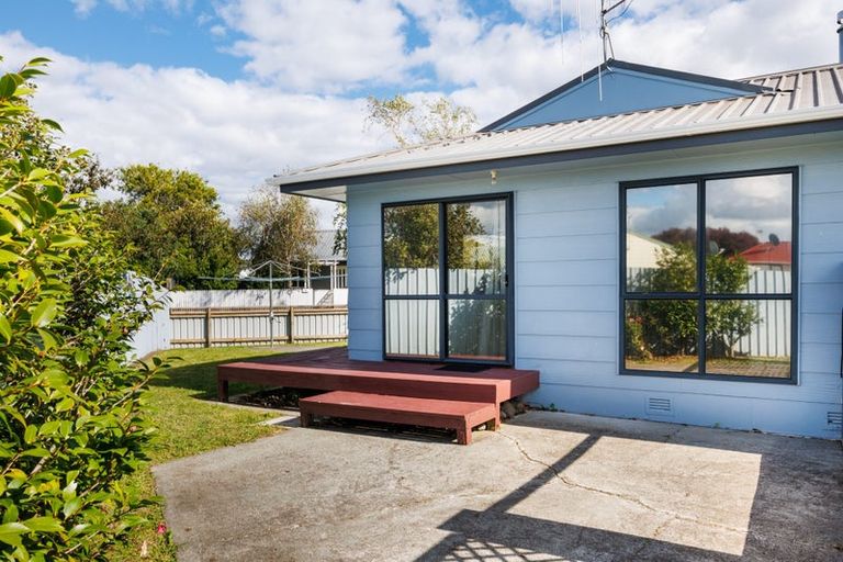 Photo of property in 28 Peppertree Glade, Kelvin Grove, Palmerston North, 4414