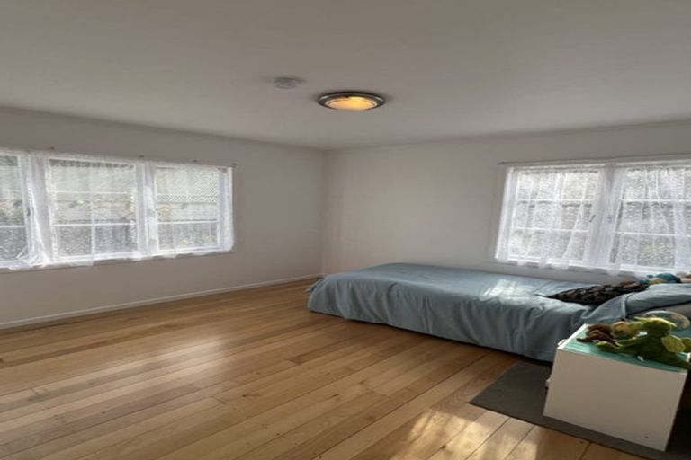 Photo of property in 32 Essex Street, Te Atatu South, Auckland, 0610