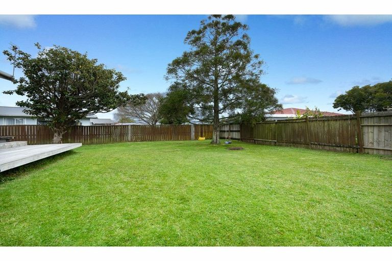Photo of property in 99 Bruce Mclaren Road, Henderson, Auckland, 0612