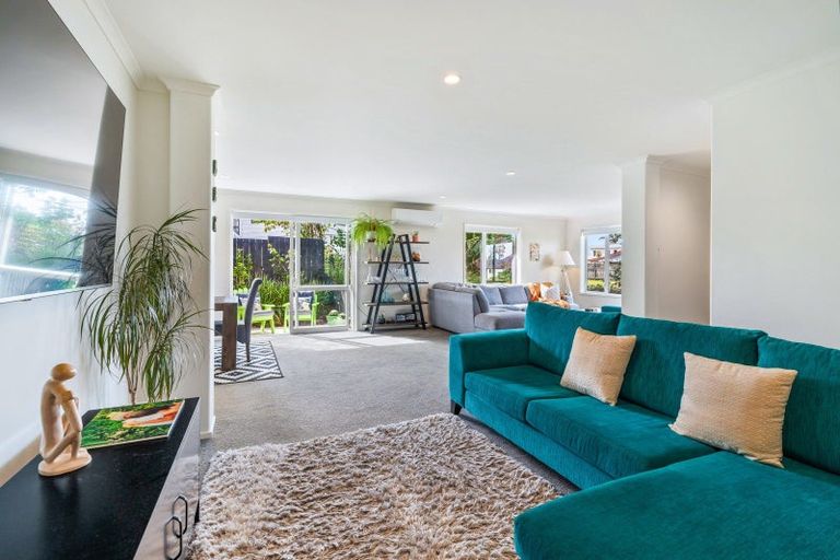 Photo of property in 25 Waitemata Drive, One Tree Point, 0118